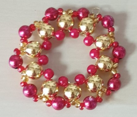 VĚNEČKY Z KORÁLKŮ