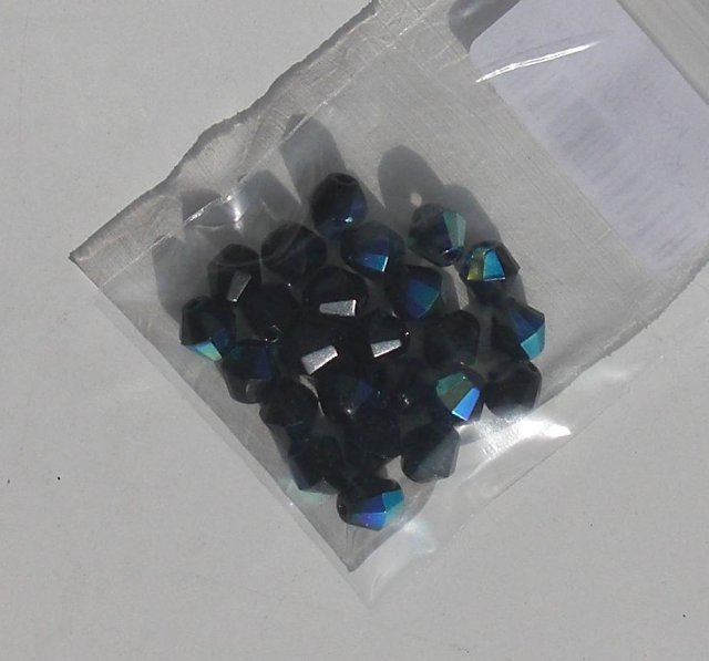 Korálky broušené/sluníčka - černá AB lesk > Ø6mm (30 kusů)