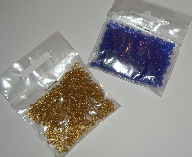 Korálky/rokajl - modrá tmavá > (6/0) Ø4,1mm (sáček 30g)
