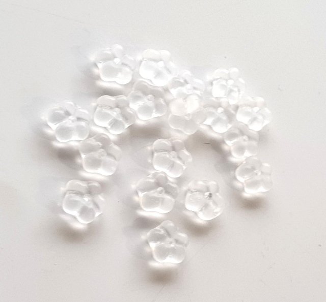 Korálky skleněné (60 kusů) - kytička bílá matná > Ø6mm