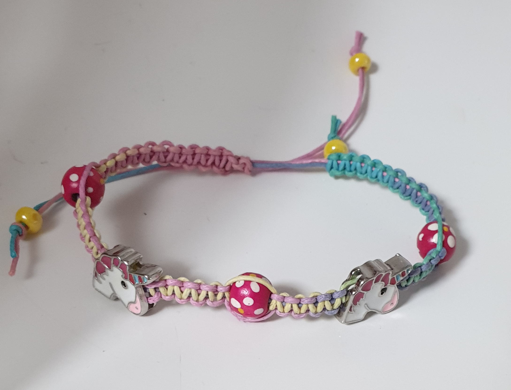 Duhový Shamballa náramek s jednorožcem