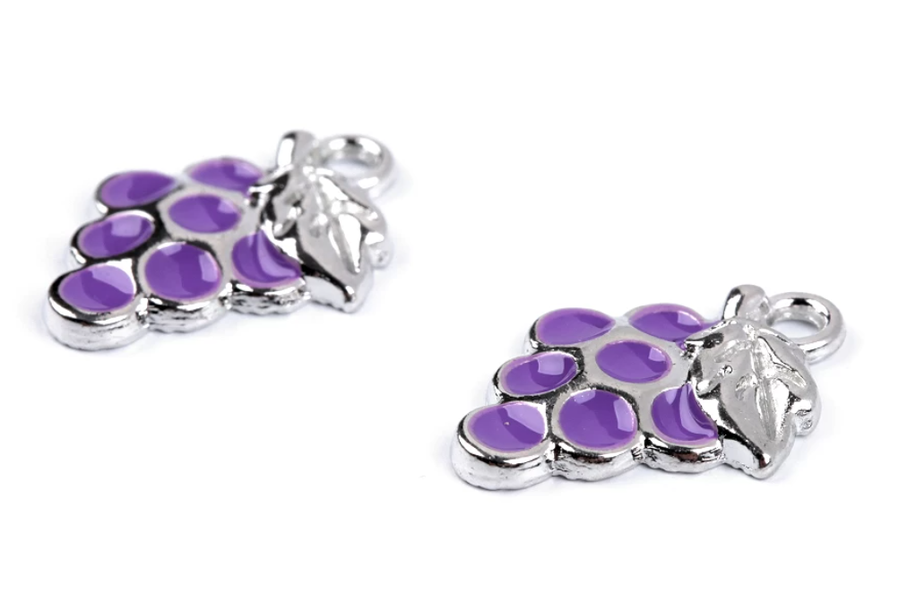 Přívěsek kovový smalt - hroznové víno 12x18mm (2ks)
