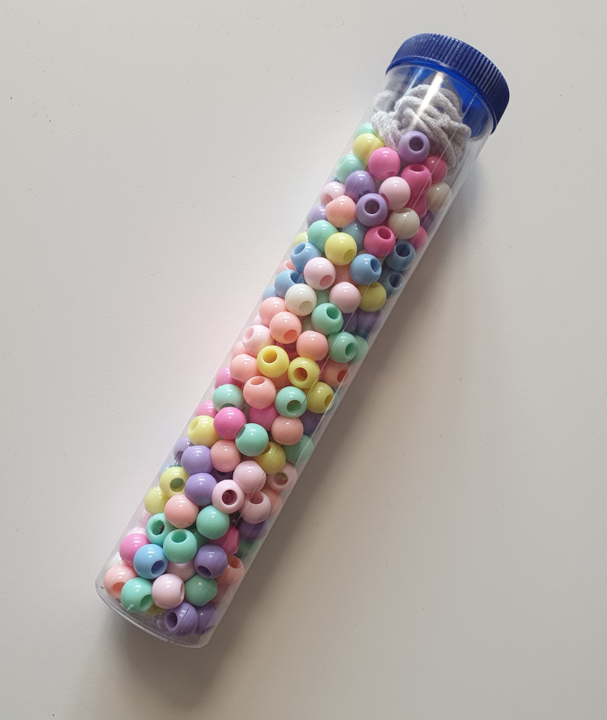 Plastové korálky VELKÝ PRŮVLEK - barevný mix - 8x10 mm (100gramů)