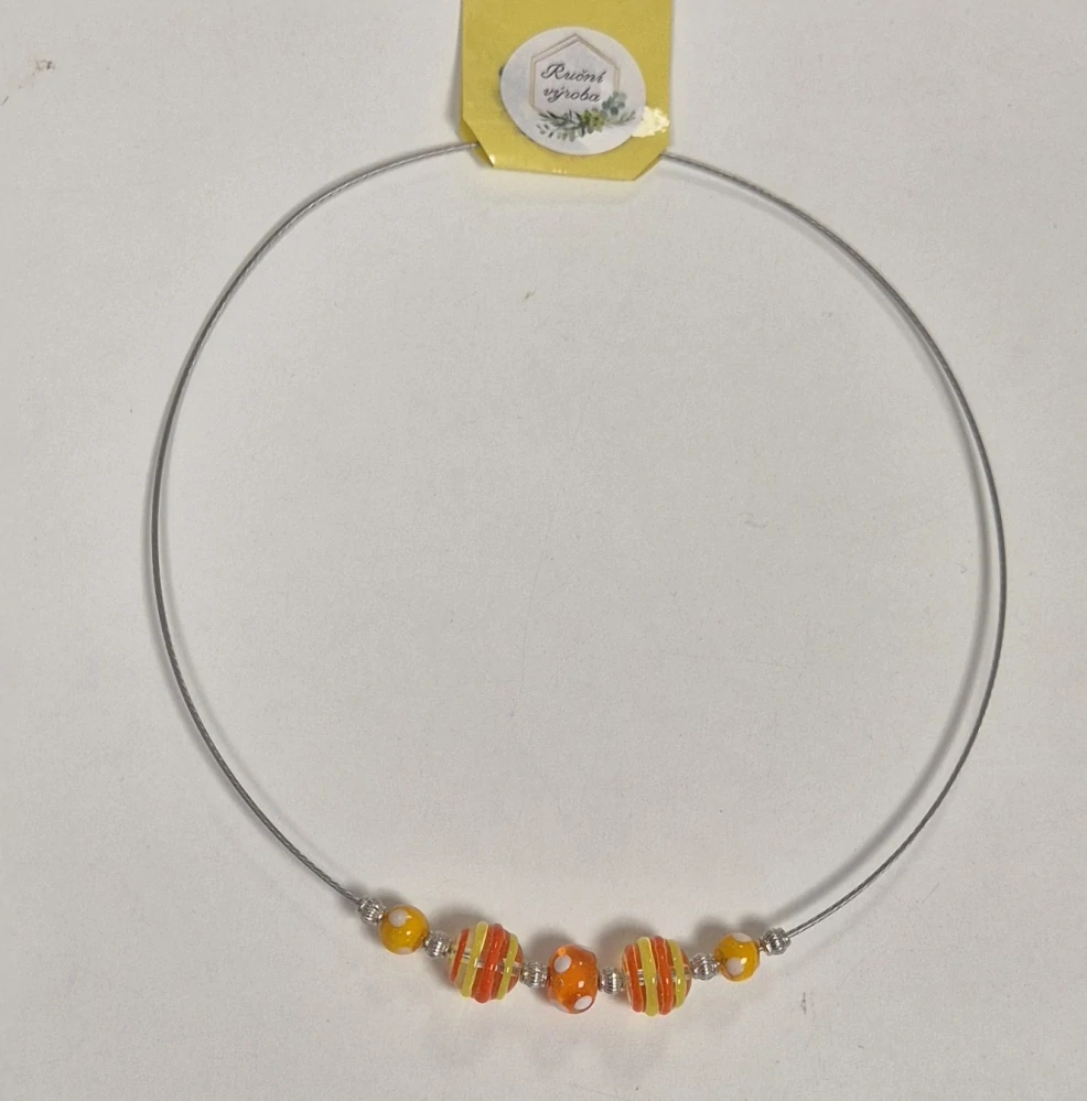 Náhrdelník na lanku s vinutkami - oranžová/puntík