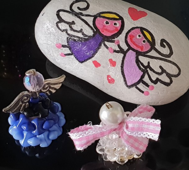 Korálky skleněné (sáček 20g) - mašlička 9×6mm, černá