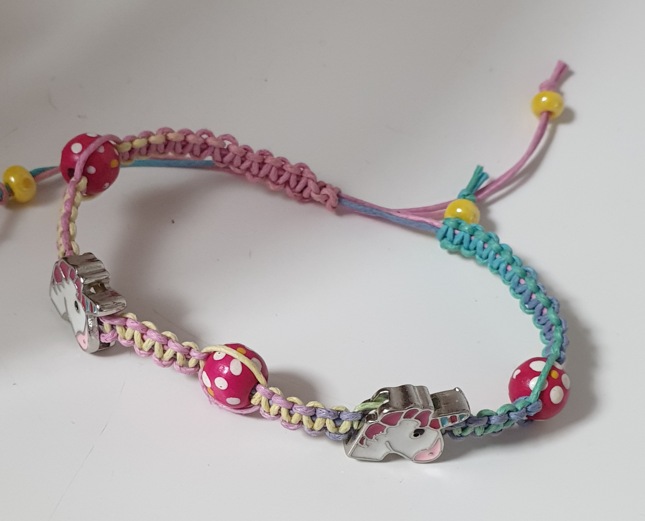 Duhový Shamballa náramek s jednorožcem