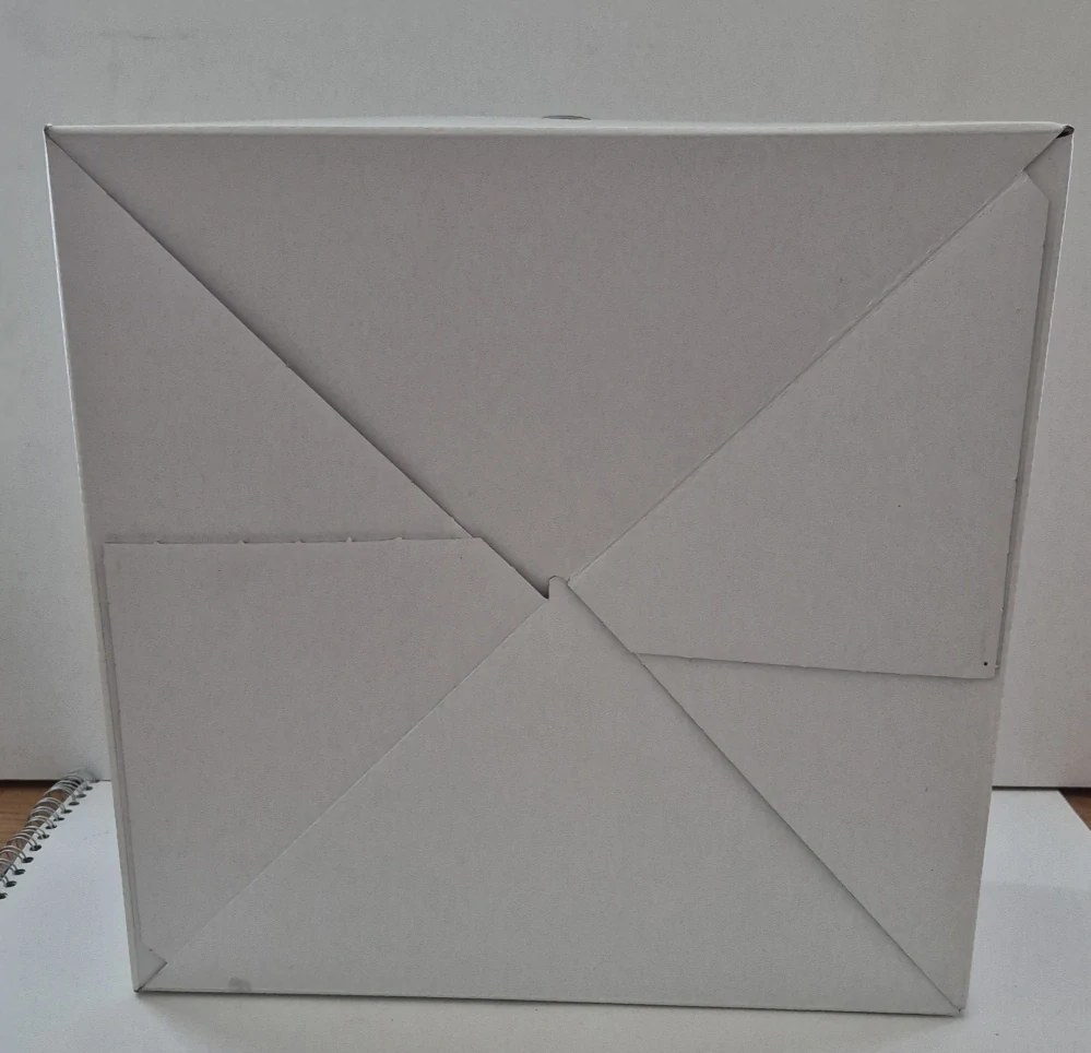 Přepravní papírová krabice - bílá bez potisku (26×26,5×9cm)