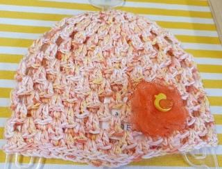 Bavlněná háčkovaná čepička > 44cm