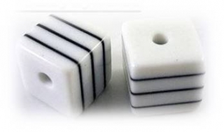Korálky akryl - kostička černá-bílá (8×8 mm)