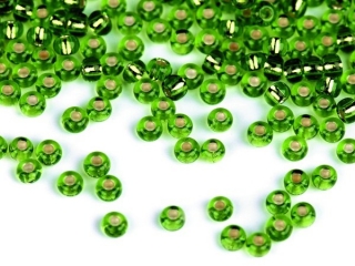 Rokajl PRECIOSA - zelená s průtahem > (10/0) Ø2,3mm(sáček 20g)