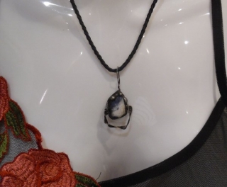 Náhrdelník s polodrahokamem v cínu - lapis lazuli
