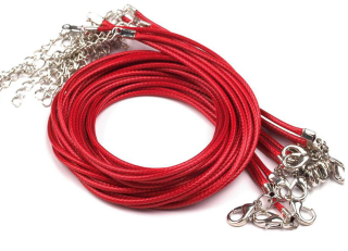 Splétaná šňůrka s karabinkou - (45 cm) červená